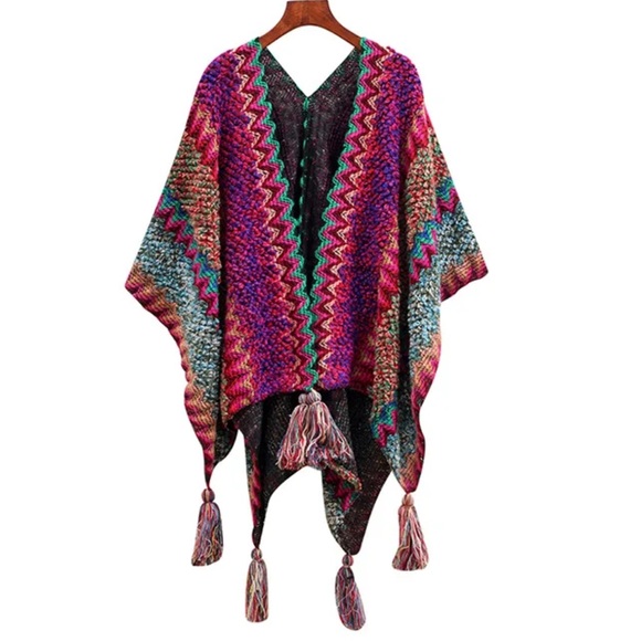 Gorgeous crocheted ponchos - Picture 5 of 6